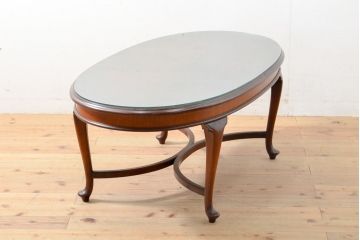 中古　美品　神戸洋家具　メープル不二屋　ガラス天板付き　曲線を描いたデザインが素敵なセンターテーブル(オーバルテーブル、ローテーブル)(R-057825)