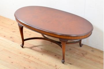 中古　美品　神戸洋家具　メープル不二屋　ガラス天板付き　曲線を描いたデザインが素敵なセンターテーブル(オーバルテーブル、ローテーブル)(R-057825)