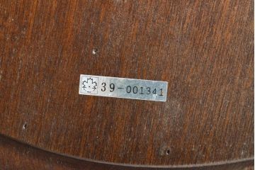 中古　美品　神戸洋家具　メープル不二屋　ガラス天板付き　曲線を描いたデザインが素敵なセンターテーブル(オーバルテーブル、ローテーブル)(R-057825)
