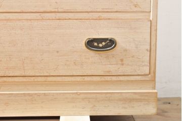 中古　国産手造り家具　梅のデザインの引手金具が上品な雰囲気を醸し出す総桐箪笥(並厚、桐たんす、着物箪笥、和タンス、衣装箪笥、引き出し、バラ売り可能)(R-057827)