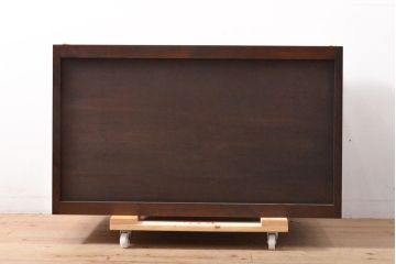 中古　美品　松本民芸家具　天板・脚(台輪)付きリメイク　シックな佇まいが魅力!落ち着きのある空間づくりにおすすめのローチェスト(サイドチェスト、引き出し)(R-057829)