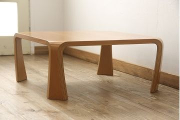 中古　美品　天童木工　ケヤキ杢目(欅)　シンプルなデザインながら美しい杢目が目を引く座卓(ローテーブル、センターテーブル、リビングテーブル)(R-057835)