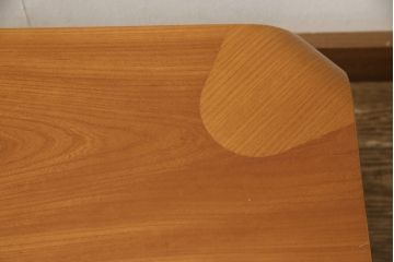 中古　美品　天童木工　ケヤキ杢目(欅)　シンプルなデザインながら美しい杢目が目を引く座卓(ローテーブル、センターテーブル、リビングテーブル)(R-057835)