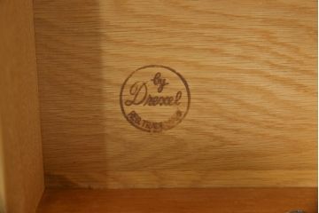 中古　美品　DREXEL HERITAGE(ドレクセルヘリテイジ)　Triune(トライユン)　気品溢れるエレガントなマホガニー材製チェスト(引き出し)(R-057836)