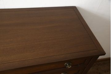 中古　美品　DREXEL HERITAGE(ドレクセルヘリテイジ)　Triune(トライユン)　気品溢れるエレガントなマホガニー材製チェスト(引き出し)(R-057836)