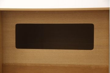 中古　美品　IDC大塚家具　松永工房　NINE(ナイン)　ホワイトオーク　洗練されたデザインが魅力的なフラップ扉付きサイドキャビネット(サイドチェスト、サイドテーブル、ナイトテーブル)(R-057842)