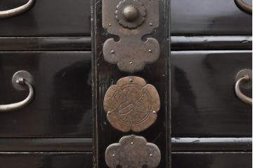 和製アンティーク　黒漆塗り　重厚感ある佇まいが魅力的な庄内小箪笥(和箪笥、時代箪笥、小物収納、収納箪笥)(R-057843)