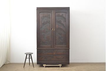 中古　軽井沢彫り　細やかな彫刻が素晴らしいワードローブ(洋服タンス、衣装箪笥)(R-057847)