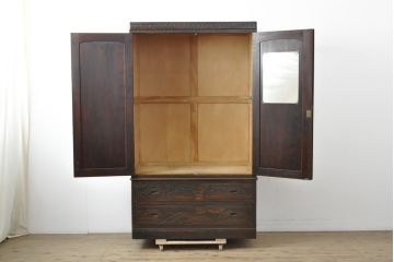 中古　軽井沢彫り　細やかな彫刻が素晴らしいワードローブ(洋服タンス、衣装箪笥)(R-057847)