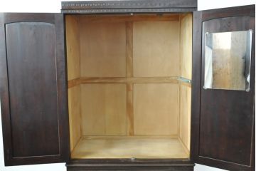中古　軽井沢彫り　細やかな彫刻が素晴らしいワードローブ(洋服タンス、衣装箪笥)(R-057847)