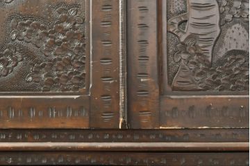 中古　軽井沢彫り　細やかな彫刻が素晴らしいワードローブ(洋服タンス、衣装箪笥)(R-057847)