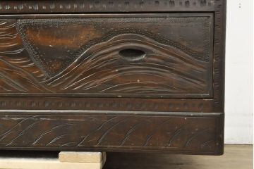 中古　軽井沢彫り　細やかな彫刻が素晴らしいワードローブ(洋服タンス、衣装箪笥)(R-057847)