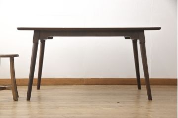 中古　美品　松本民芸家具　シンプルなデザインが魅力的なダイニングテーブル(2人掛け)(R-057851)