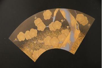中古　美品　輪島塗り　蒔絵　上質な和の空間づくりにおすすめ! 大振りな飾り棚(違い棚、茶棚、茶箪笥、戸棚、収納棚)(R-057852)