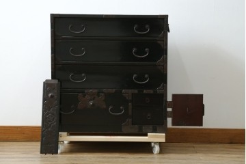 和製アンティーク　黒漆塗りと趣ある金具が魅力的な庄内小箪笥　(R-057862)