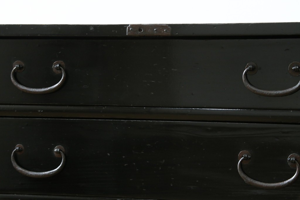 和製アンティーク　黒漆塗りと趣ある金具が魅力的な庄内小箪笥　(R-057862)
