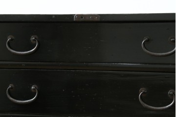 和製アンティーク　黒漆塗りと趣ある金具が魅力的な庄内小箪笥　(R-057862)