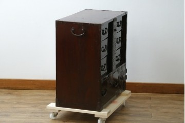 和製アンティーク　黒漆塗りと趣ある金具が魅力的な庄内小箪笥　(R-057862)