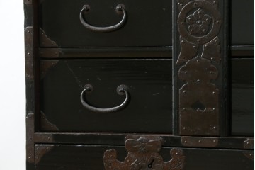 和製アンティーク　黒漆塗りと趣ある金具が魅力的な庄内小箪笥　(R-057862)