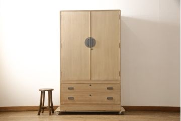 中古　伝統工芸士　小林雄蔵作　透かし金具がモダンな雰囲気を醸し出す総桐箪笥(並厚、四方丸)(総桐たんす、着物箪笥、引き出し、和タンス)(R-057863)