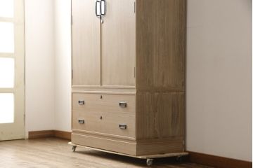 中古　伝統工芸士　小林雄蔵作　透かし金具がモダンな雰囲気を醸し出す総桐箪笥(並厚、四方丸)(総桐たんす、着物箪笥、引き出し、和タンス)(R-057863)