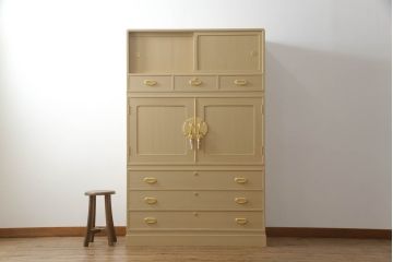 中古　美品　明るい木色と金色の金具が品の良さを高める国産総桐箪笥(並厚、桐たんす、和タンス、着物箪笥、衣装箪笥、チェスト)(R-057864)