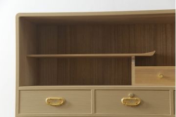 中古　美品　明るい木色と金色の金具が品の良さを高める国産総桐箪笥(並厚、桐たんす、和タンス、着物箪笥、衣装箪笥、チェスト)(R-057864)