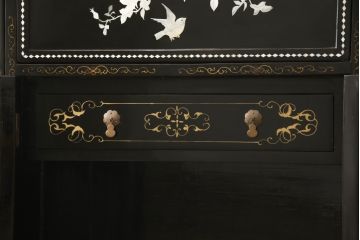 ビンテージ家具　黒塗り　螺鈿細工(らでん)　アジアンテイストのお部屋に取り入れたいサーバー(収納棚、サービス台、バーカウンター、カウンターテーブル、サイドボード、ヴィンテージ)(R-057872)