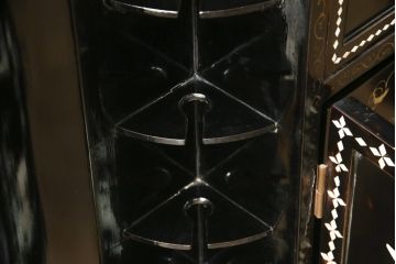 ビンテージ家具　黒塗り　螺鈿細工(らでん)　アジアンテイストのお部屋に取り入れたいサーバー(収納棚、サービス台、バーカウンター、カウンターテーブル、サイドボード、ヴィンテージ)(R-057872)