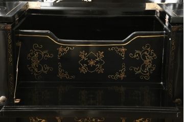 ビンテージ家具　黒塗り　螺鈿細工(らでん)　アジアンテイストのお部屋に取り入れたいサーバー(収納棚、サービス台、バーカウンター、カウンターテーブル、サイドボード、ヴィンテージ)(R-057872)