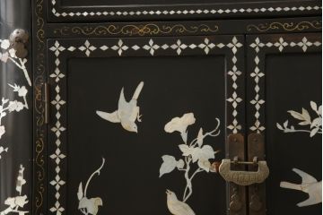 ビンテージ家具　黒塗り　螺鈿細工(らでん)　アジアンテイストのお部屋に取り入れたいサーバー(収納棚、サービス台、バーカウンター、カウンターテーブル、サイドボード、ヴィンテージ)(R-057872)