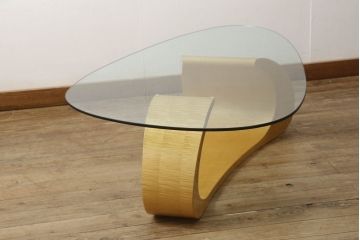 中古　超美品　松創　ウィーンNo.2　モダンなデザインが目を引くセンターテーブル(定価約73万円)(ローテーブル、ガラステーブル、リビングテーブル)(R-057874)