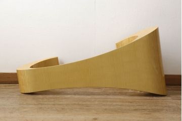 中古　超美品　松創　ウィーンNo.2　モダンなデザインが目を引くセンターテーブル(定価約73万円)(ローテーブル、ガラステーブル、リビングテーブル)(R-057874)