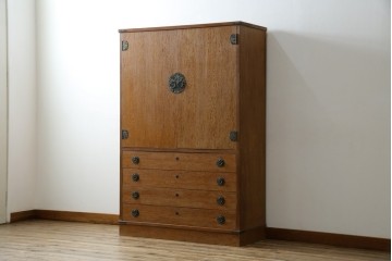 中古　屋久杉　品のある佇まいが上質な和の空間にピッタリな着物箪笥　(R-057877)