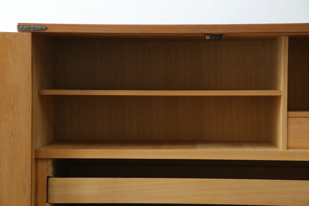 中古　屋久杉　品のある佇まいが上質な和の空間にピッタリな着物箪笥　(R-057877)