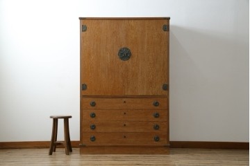 中古　屋久杉　品のある佇まいが上質な和の空間にピッタリな着物箪笥　(R-057877)