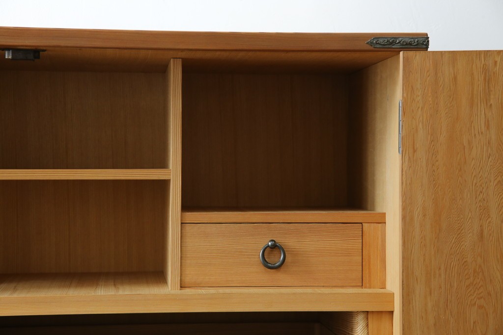 中古　屋久杉　品のある佇まいが上質な和の空間にピッタリな着物箪笥　(R-057877)