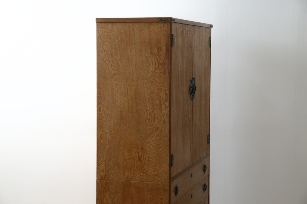 中古　屋久杉　品のある佇まいが上質な和の空間にピッタリな着物箪笥　(R-057877)