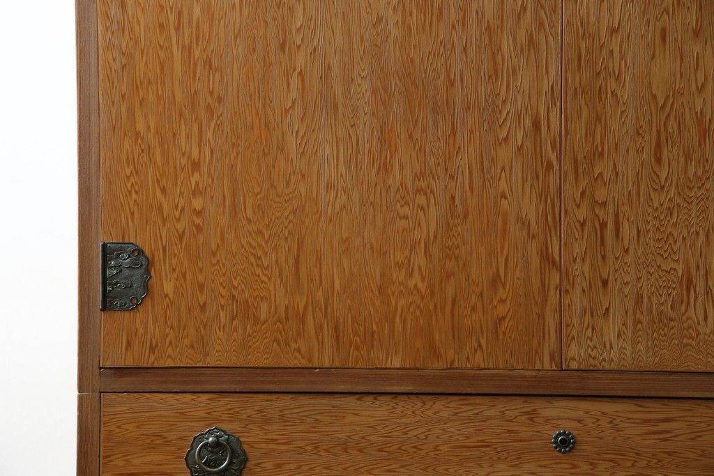 中古　屋久杉　品のある佇まいが上質な和の空間にピッタリな着物箪笥　(R-057877)