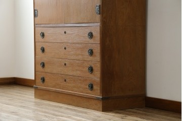 中古　屋久杉　品のある佇まいが上質な和の空間にピッタリな着物箪笥　(R-057877)