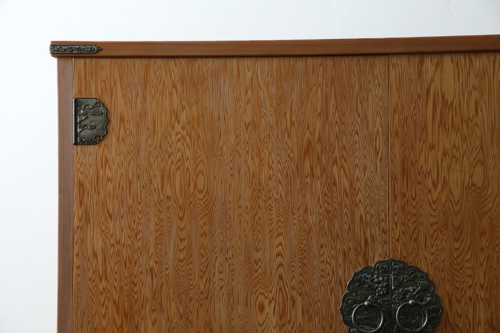 中古　屋久杉　品のある佇まいが上質な和の空間にピッタリな着物箪笥　(R-057877)