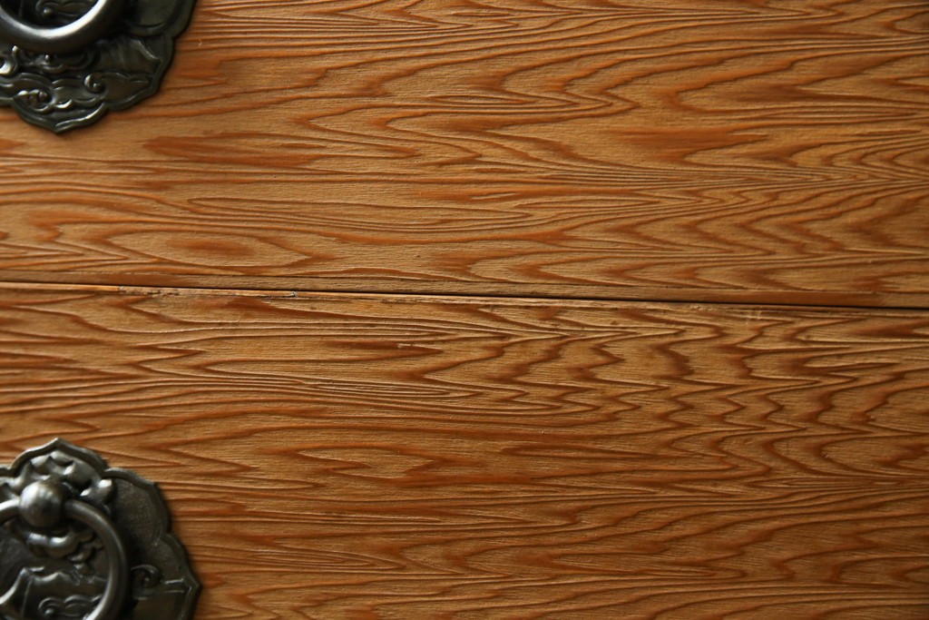 中古　屋久杉　品のある佇まいが上質な和の空間にピッタリな着物箪笥　(R-057877)