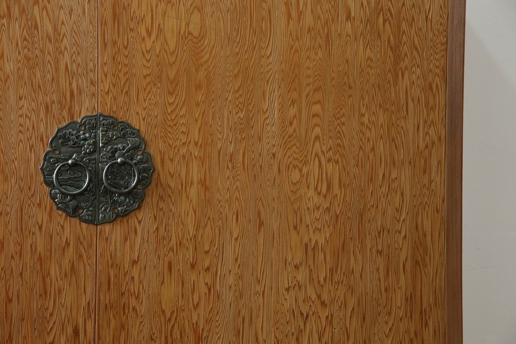 中古　屋久杉　品のある佇まいが上質な和の空間にピッタリな着物箪笥　(R-057877)