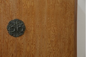 中古　屋久杉　品のある佇まいが上質な和の空間にピッタリな着物箪笥　(R-057877)