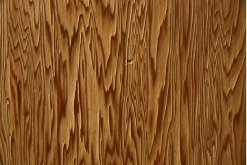 中古　屋久杉　品のある佇まいが上質な和の空間にピッタリな着物箪笥　(R-057877)