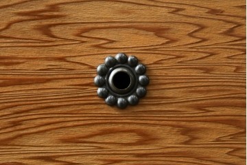 中古　屋久杉　品のある佇まいが上質な和の空間にピッタリな着物箪笥　(R-057877)