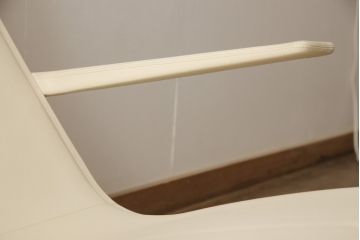 中古　美品　激レア!　本革　Poltrona Frau(ポルトローナフラウ)　ドンドゥー(Don’do)　スタイリッシュなレザーロッキングチェア(定価約95万円)(アームチェア)(R-057878)