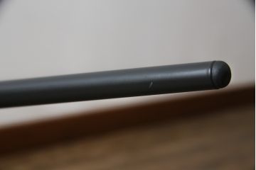 中古　美品　Poltrona Frau(ポルトローナフラウ)　ジンジャーエール　本革　スタイリッシュなデザインが美しいレザーチェア(定価24万円)(ラウンジチェア、イージーチェア、アームチェア)(R-057882)