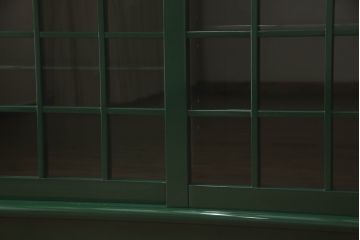 中古　美品　展示品　希少デザイン!　総漆塗り　和モダンな雰囲気と鮮やかな緑色が素敵なサイドボード(定価約80万円)(収納棚、戸棚、リビングボード)(R-057883)