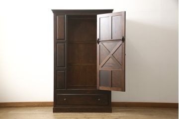 中古　松本民芸家具　深みのある色合いと直線的なフォルムが美しい、#501型洋服タンス(定価約40万円)(ワードローブ、衣装箪笥、収納棚)(R-057890)